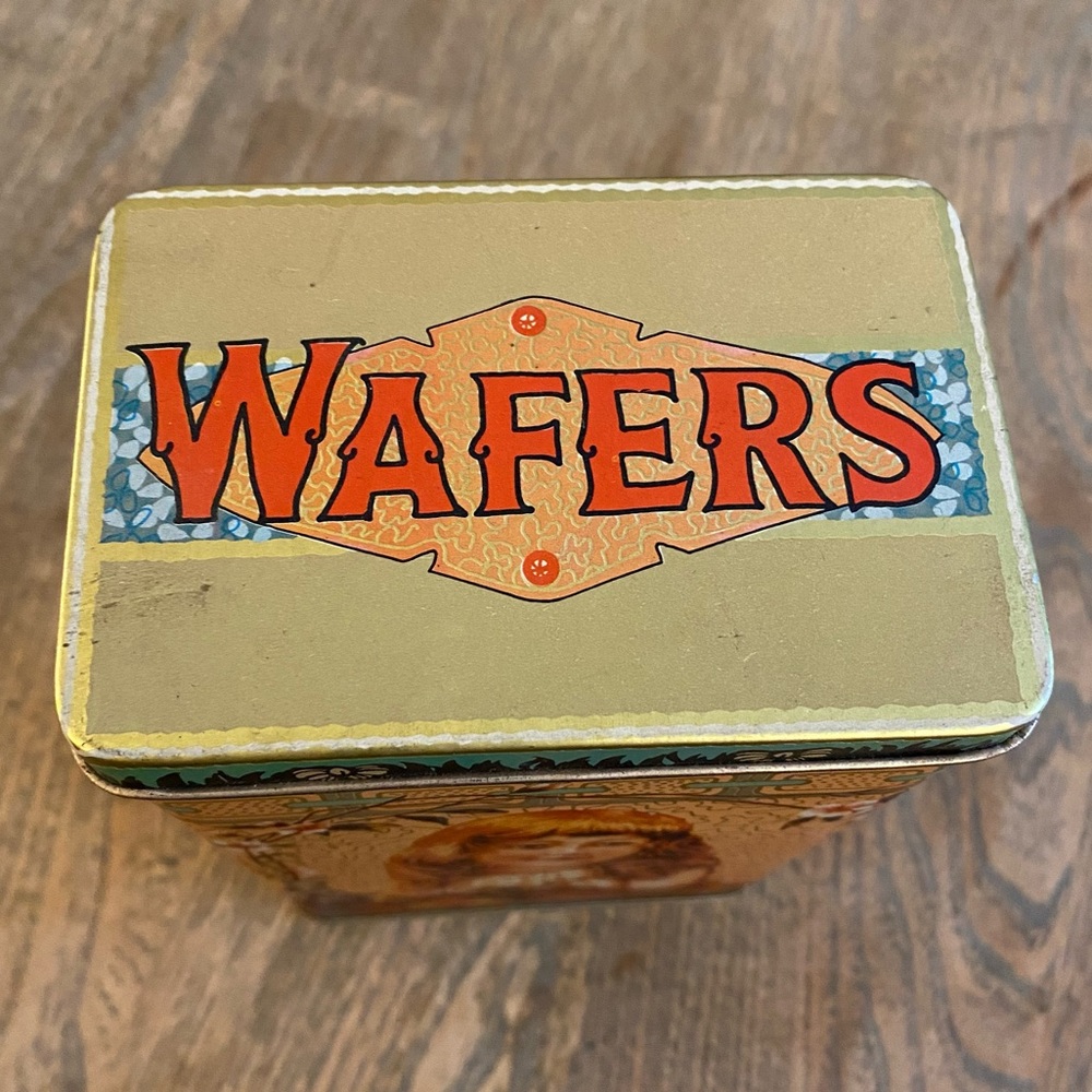 Ginger Wafers Vintage Tin - Picture 3 of 6